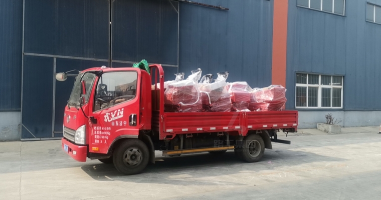 鸿运国际集团一批小型压路机发往浙江