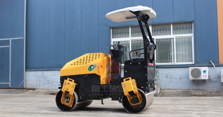 小型压路机路面施工打滑怎么办？？？？？？？？